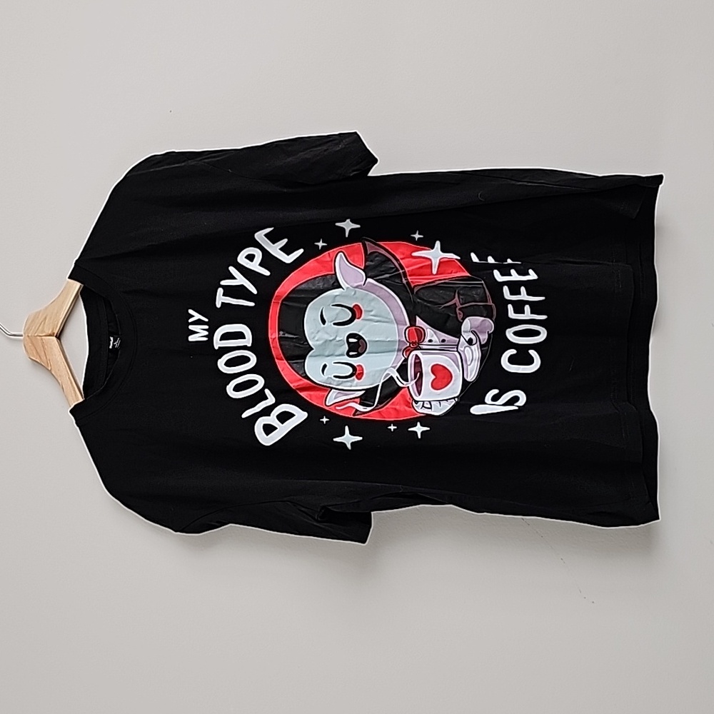 NWOT Romwe graphic tee, mens L, "my blood type is coffee" vampire sipping coffee